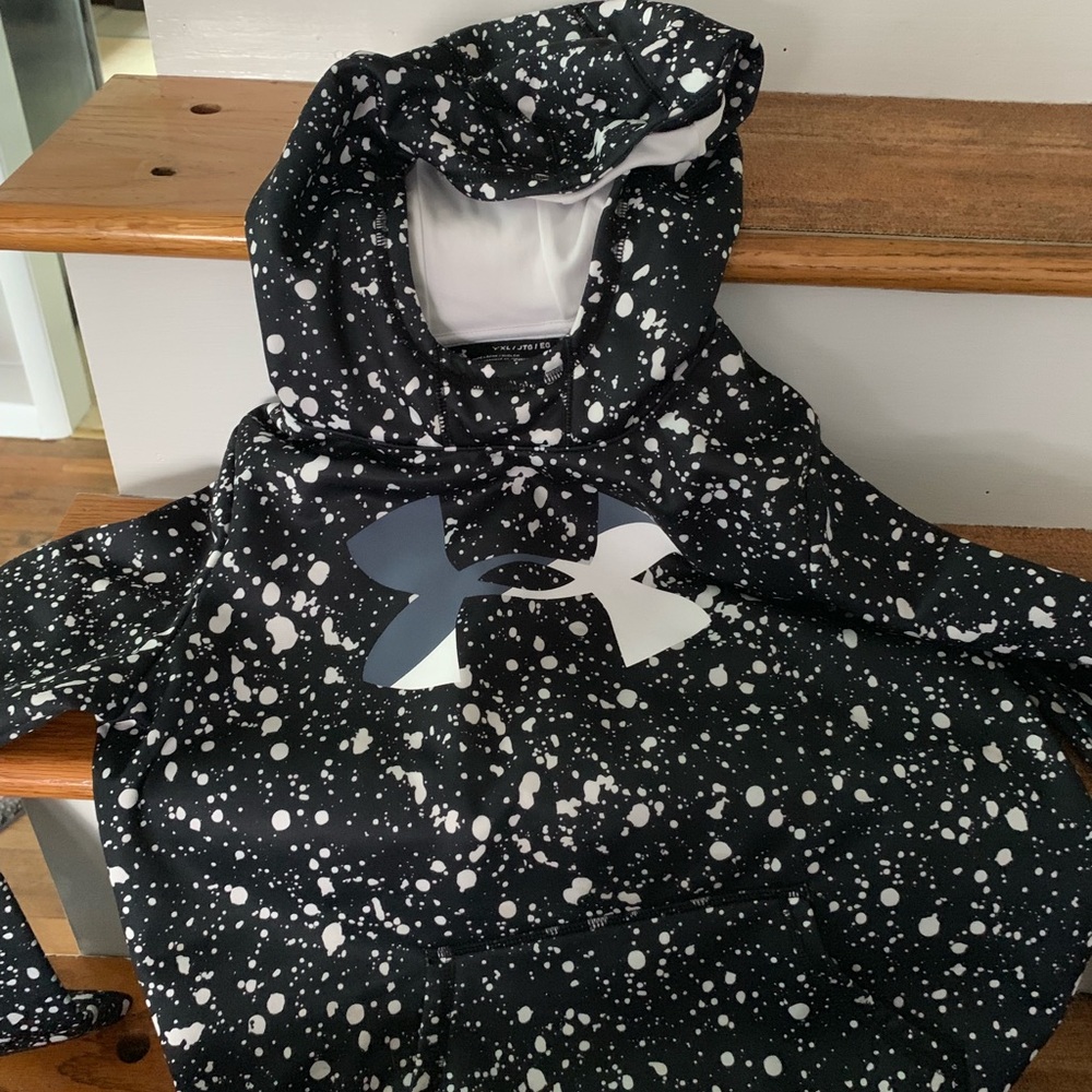 Ua youth sweatshirt size xl
